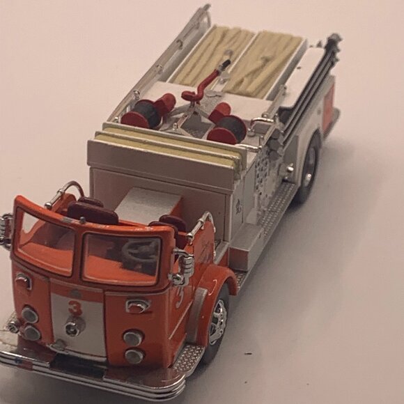 1:64 Code 3 Firehouse Expo 2000 #3 Pumper Truck SELLING AS IS - Picture 1 of 7